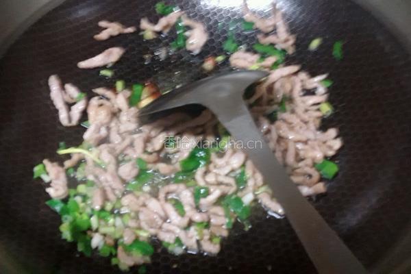 包菜肉丝炒面的做法图解6