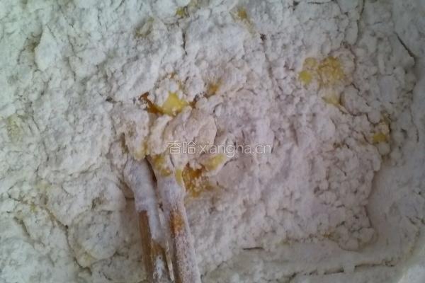 自制小麻花的做法图解1