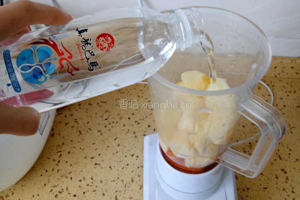 鲜榨胡萝卜苹果汁的做法图解4