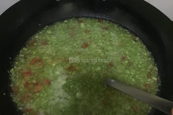 西红柿苦瓜瘦肉羹的做法图解6