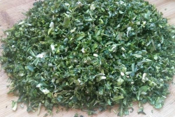 荠菜鸡蛋陷发面包子的做法图解2