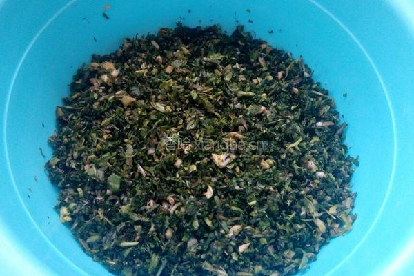 荠菜鸡蛋陷发面包子的做法图解3