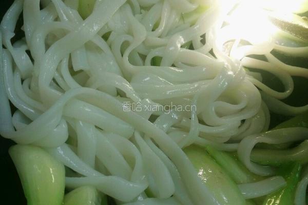 青菜炒河粉的做法图解5