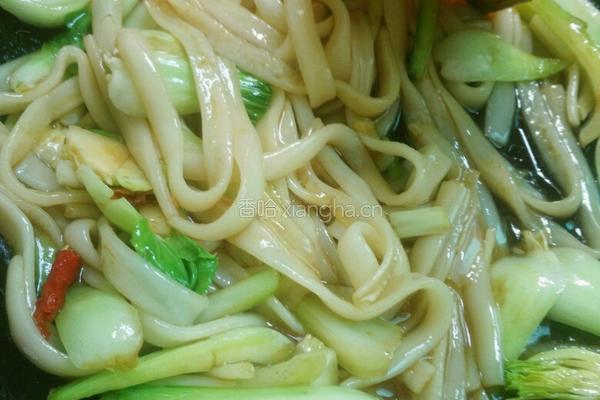 青菜炒河粉的做法图解6