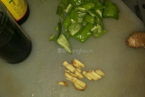 尖椒炒肉筋的做法图解4