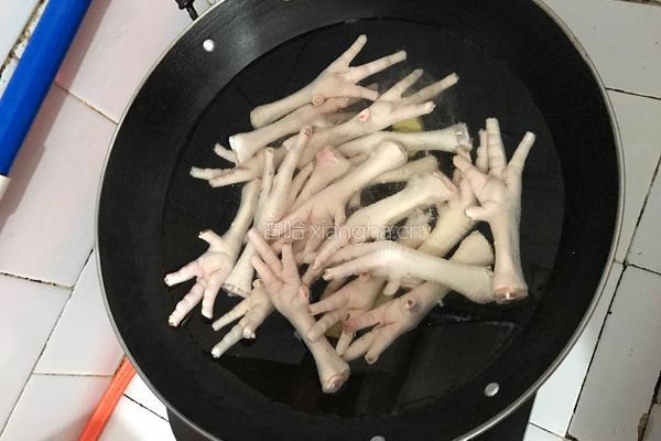 鸡爪煲的做法图解3