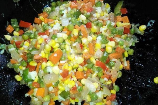 海鲜菠萝炒饭的做法图解1
