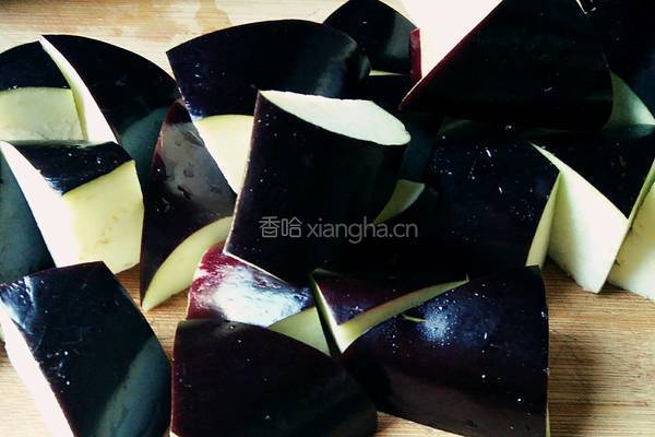油焖茄子的做法图解2