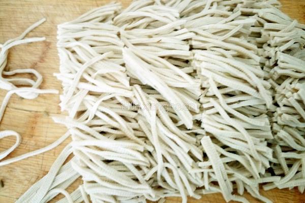 凉拌豆腐丝的做法图解2