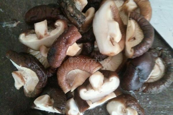 香菇炒瘦肉的做法图解2