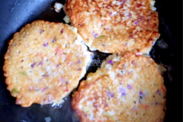 香蕉米饭紫甘蓝饼的做法图解6