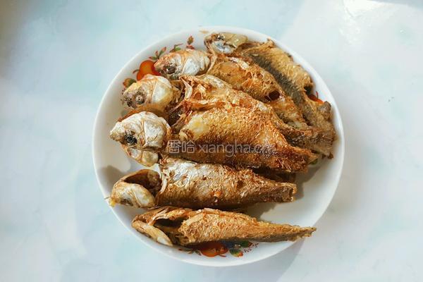 酥炸鲫鱼的做法图解8