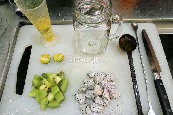 夏威夷水果茶的做法图解1