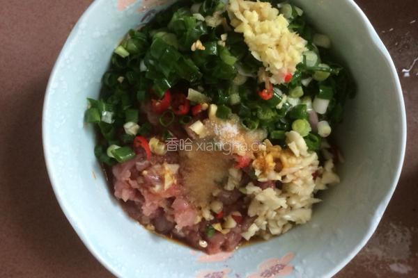 香菇酿瘦肉的做法图解1
