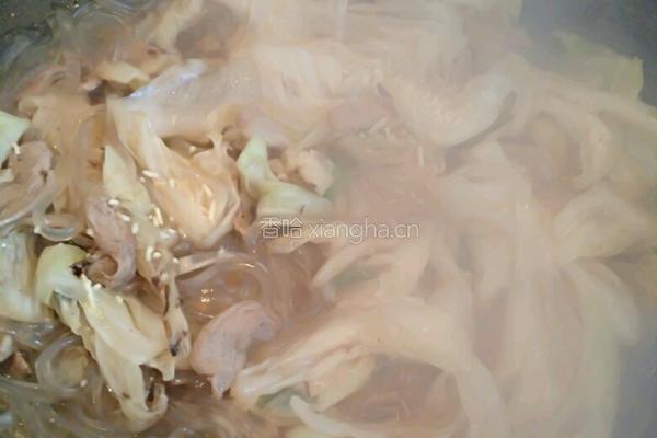 白菜猪肉炖粉条的做法图解8