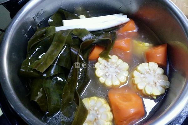 排骨玉米海带汤的做法图解4