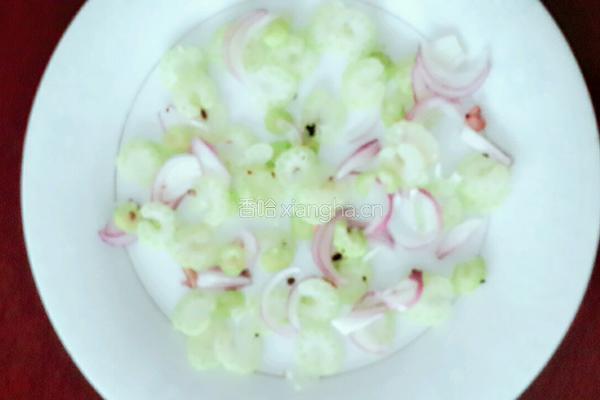 意大利西芹鱿鱼沙拉的做法图解4