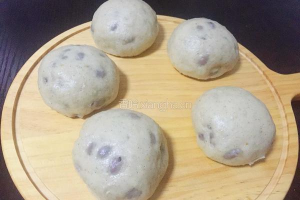 黑芝麻蜜豆馒头的做法图解7