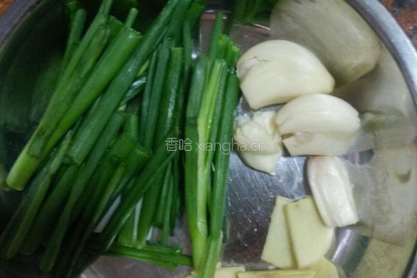 香葱炒鲜鱿的做法图解2