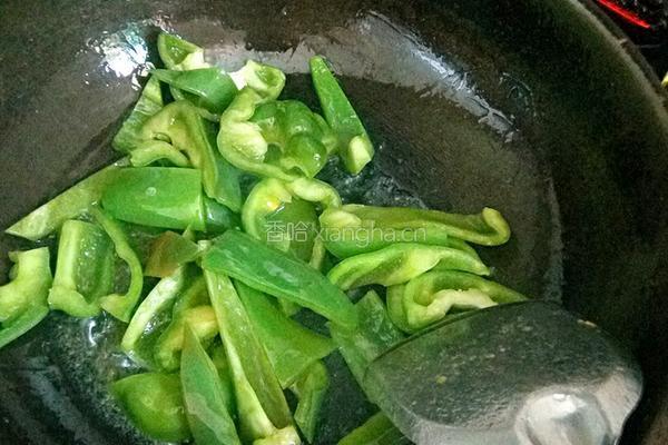 青椒炒肉丝的做法图解5