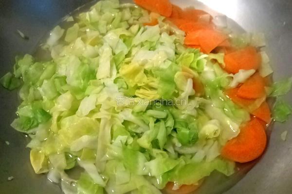 圆白菜炒肉的做法图解4