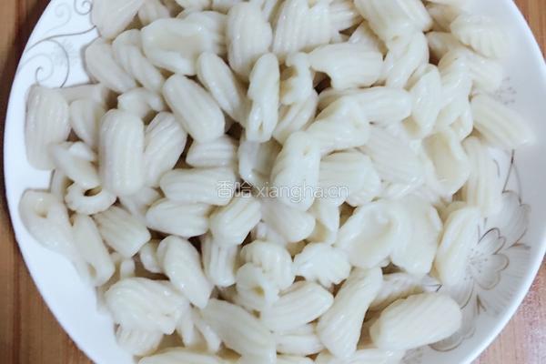 肉丝蔬菜炒麻食的做法图解3