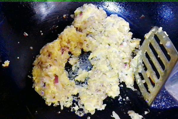 洋葱鸭蛋炒饭的做法图解7
