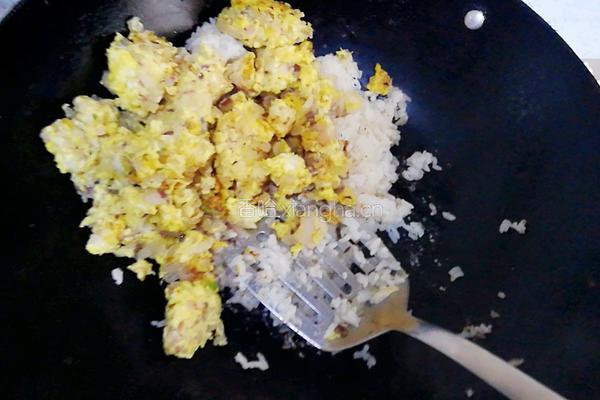 洋葱鸭蛋炒饭的做法图解9