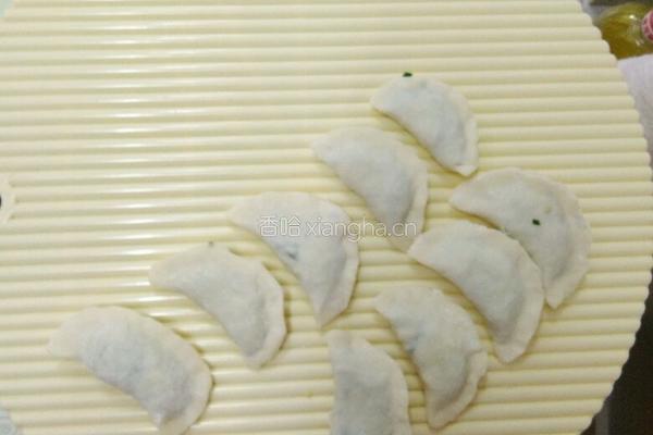 韭菜鸡蛋水饺(扁食)的做法图解10