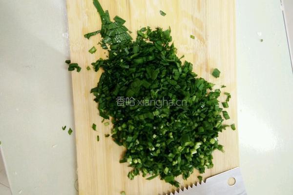 韭菜鸡蛋水饺(扁食)的做法图解1