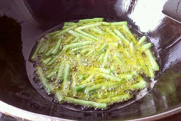 回锅茄子豆角的做法图解5