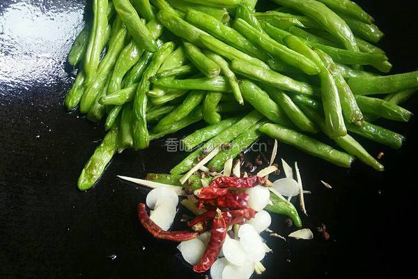干煸四季豆的做法图解5