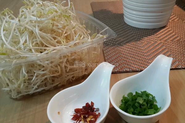 快手凉拌豆芽的做法图解1