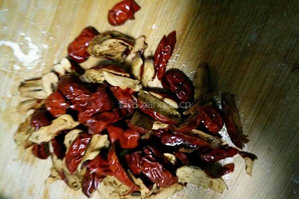 红糖枣花生豆浆的做法图解4