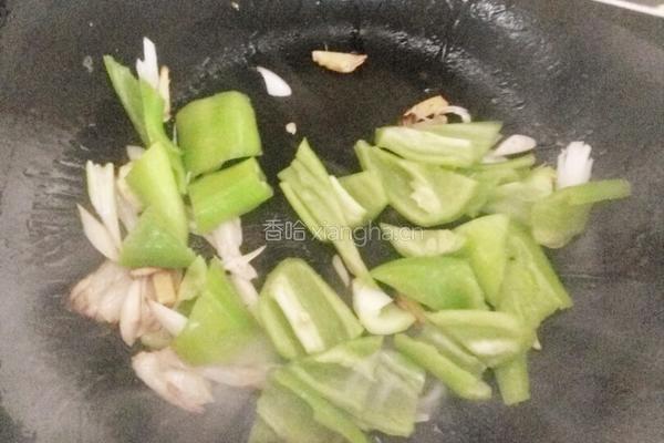 尖椒鸡蛋炒火腿的做法图解3