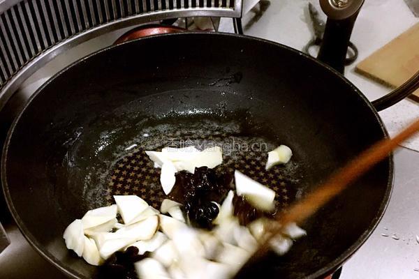 杏鲍菇炒豆瓣的做法图解4