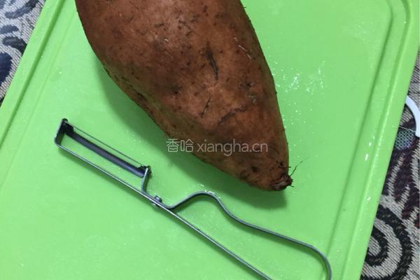 拔丝地瓜的做法图解1