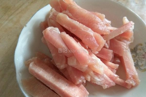 肉丝拌黄瓜的做法图解1