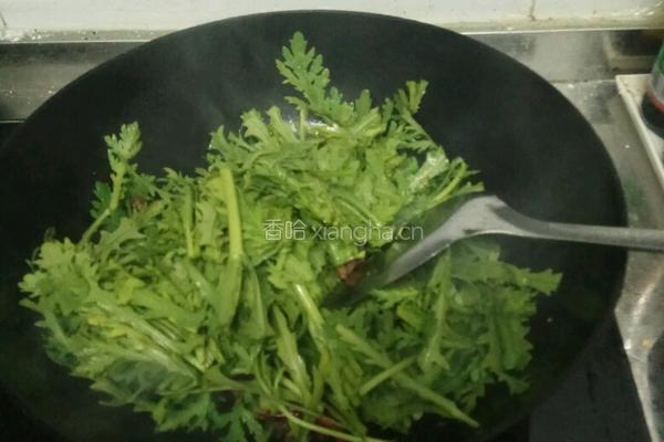 茼蒿炒肉丝的做法图解4