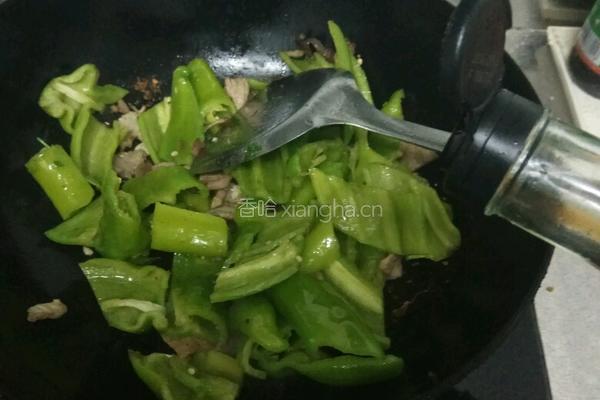 辣椒炒肉的做法图解4