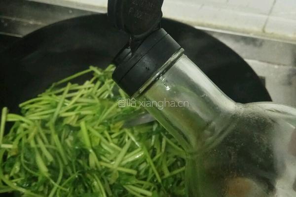 香芹炒鸡蛋的做法图解5