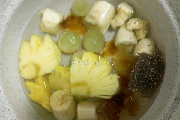 桃胶奇亚籽水果羹的做法图解2