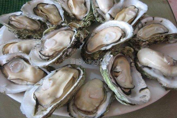 蒜蓉粉丝蒸生蚝的做法图解1