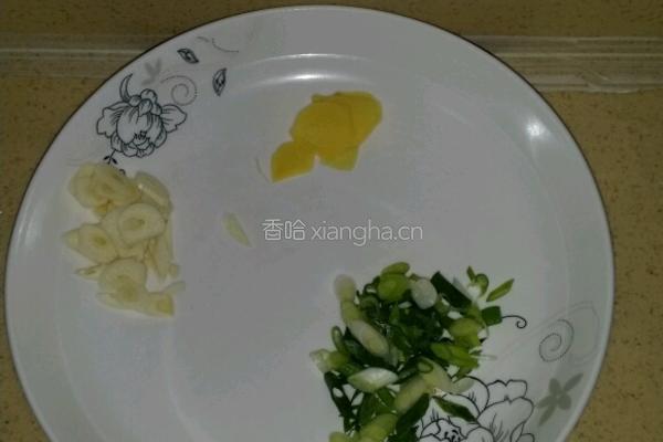 尖椒腊肉的做法图解3