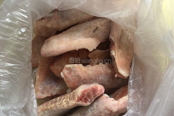 简单易操作的酱香鸭翅的做法图解1