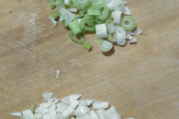 尖椒炒肥肠的做法图解3