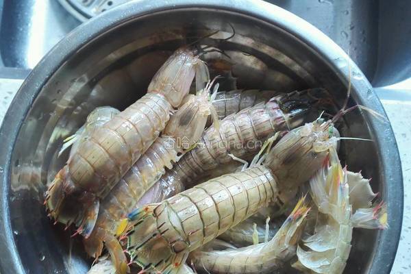 红烧香辣皮皮虾的做法图解1