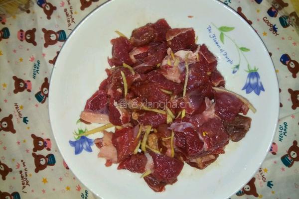 咸甜牛肉块的做法图解4