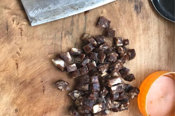 菠萝炒饭的做法图解1