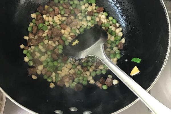菠萝炒饭的做法图解2